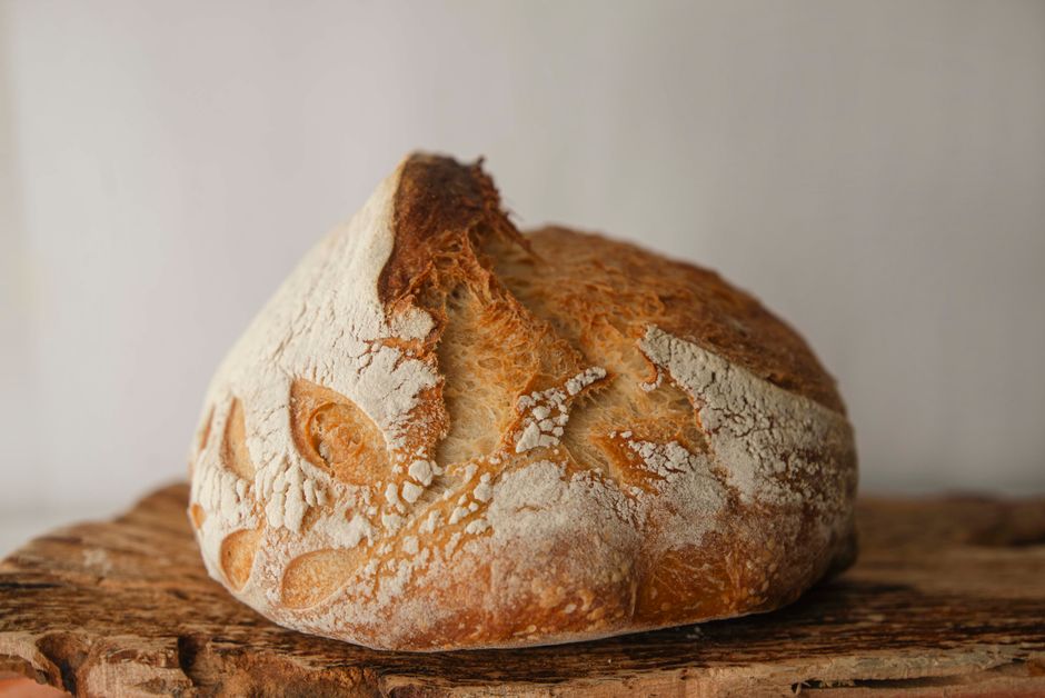 The Ultimate Sourdough Starter Ratio Chart: A Complete Guide to Perfect Wild Yeast 1 A detailed sourdough starter ratio chart showing feeding proportions